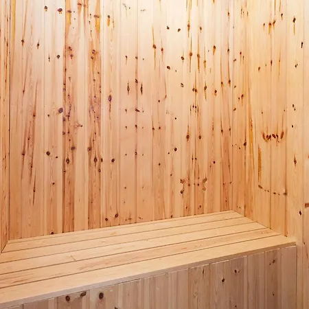 6 Person On A In Casa vacanze