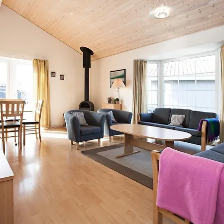 6 Person On A In Casa vacanze *